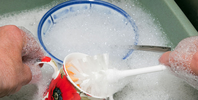 Магнитные чашки моют обычными средствами для мытья посуды