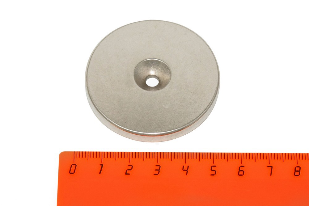 Неодимовый магнит диск 50х5 мм с зенковкой 5/13 мм в Белгороде