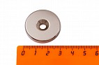 Неодимовый магнит диск 30х6 мм с зенковкой 5.5/12 мм, N38H