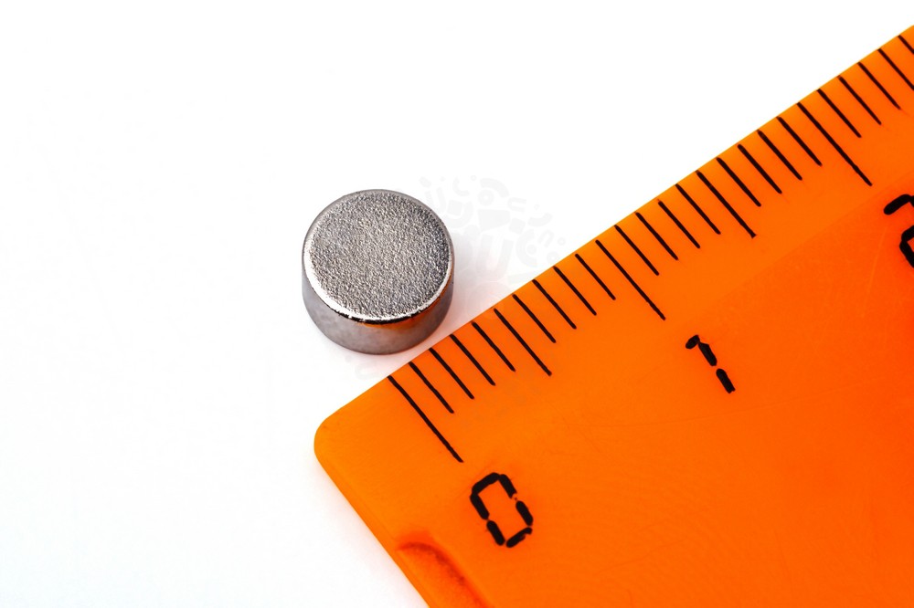 Неодимовый магнит диск 5х3 мм, N45 в Саратове