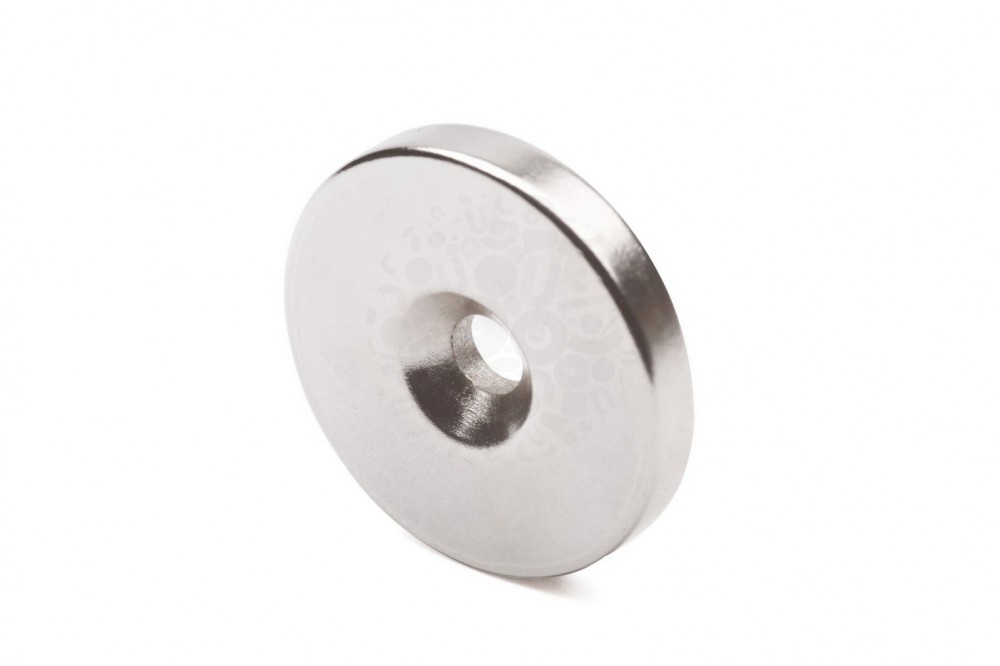 Неодимовый магнит диск 30х5 мм с зенковкой 5.5/10 мм в Уфе